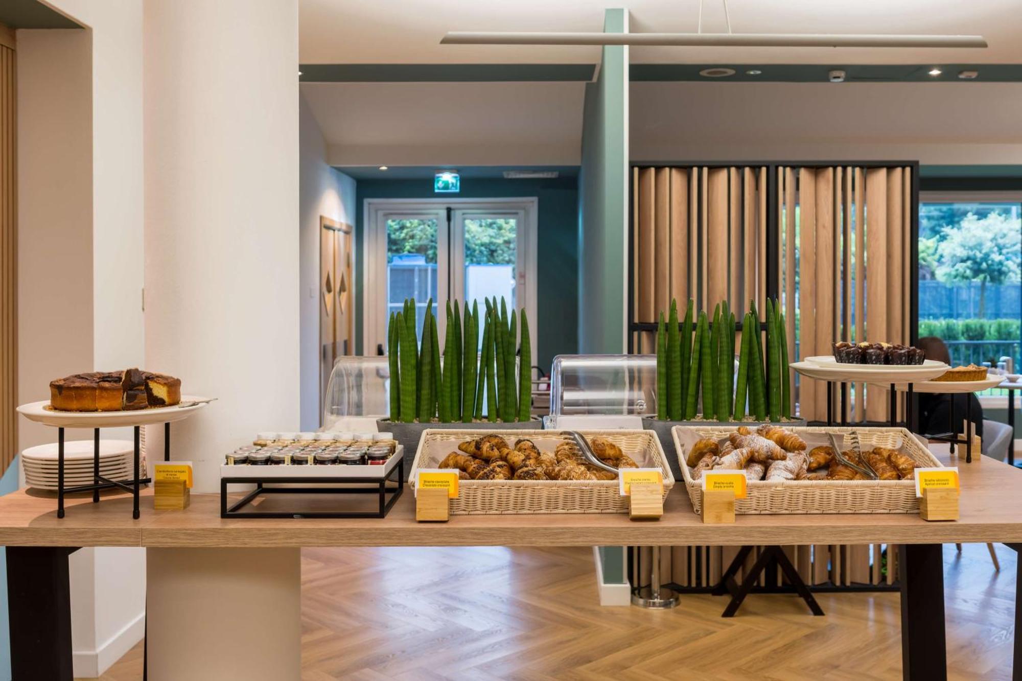 Hilton Garden Inn Milan Malpensa Somma Lombardo Exterior photo